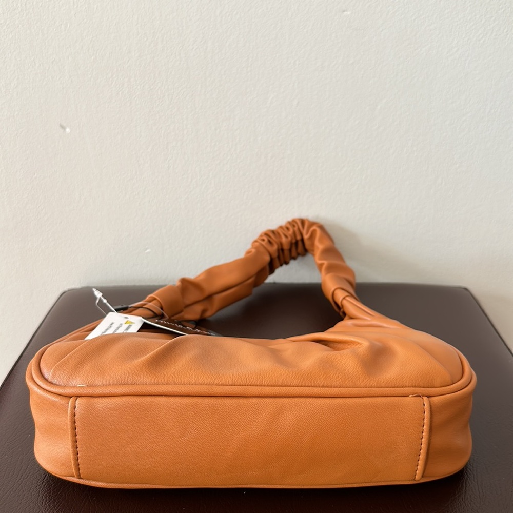 Scrunch Handle Shoulder Bag - Picture 3 of 8